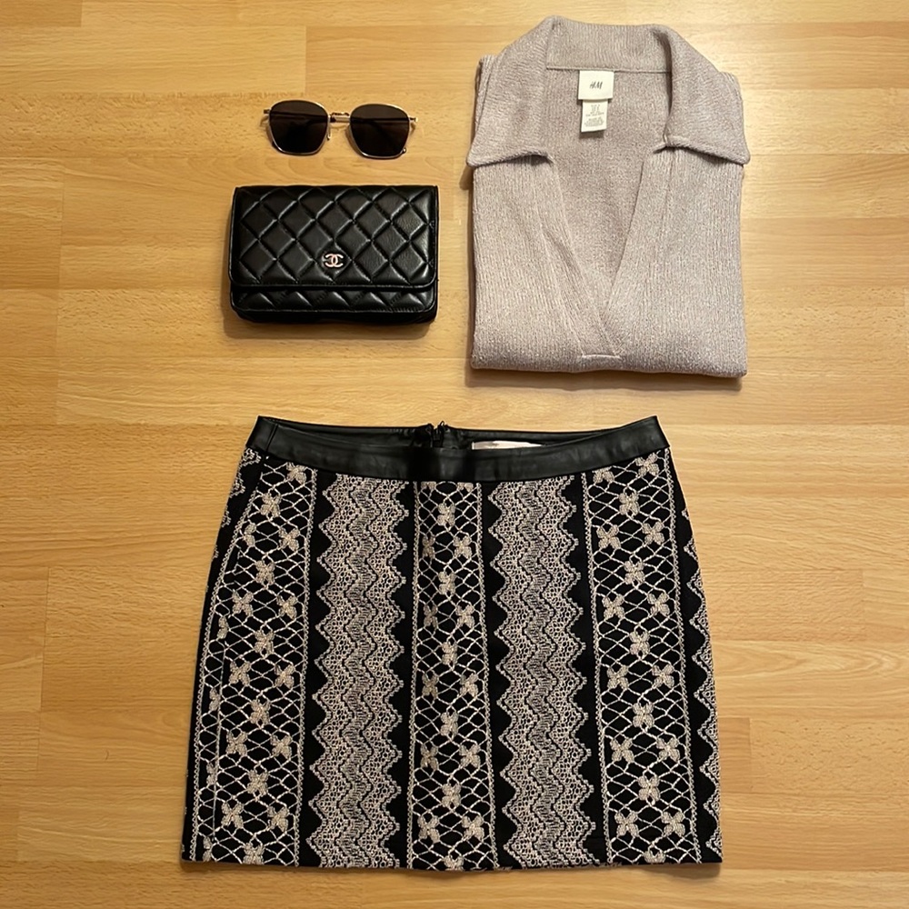 Forever 21 Embroidered Skirt size small